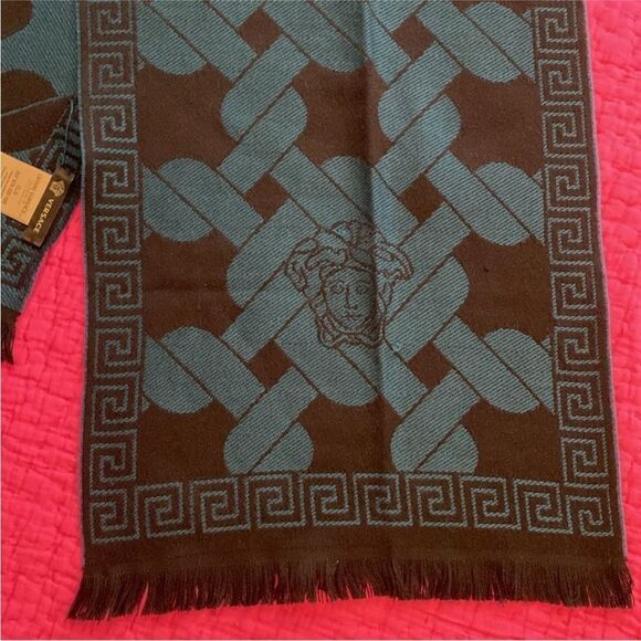 Versace 100% wool Black and Teal Patterned Scarf, 71 x14 inch - Picture 2 of 7
